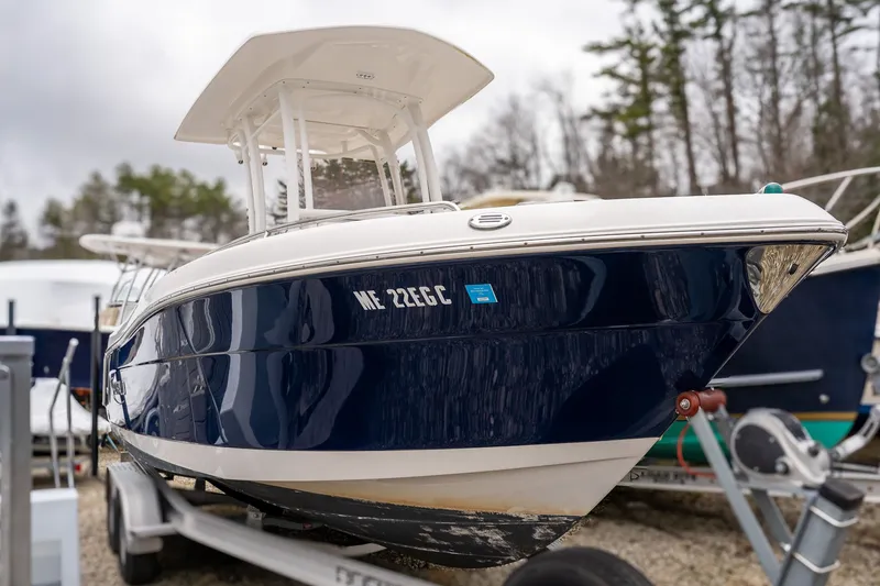 Slide: The Image of Robalo R222 Explorer 2019 - 3