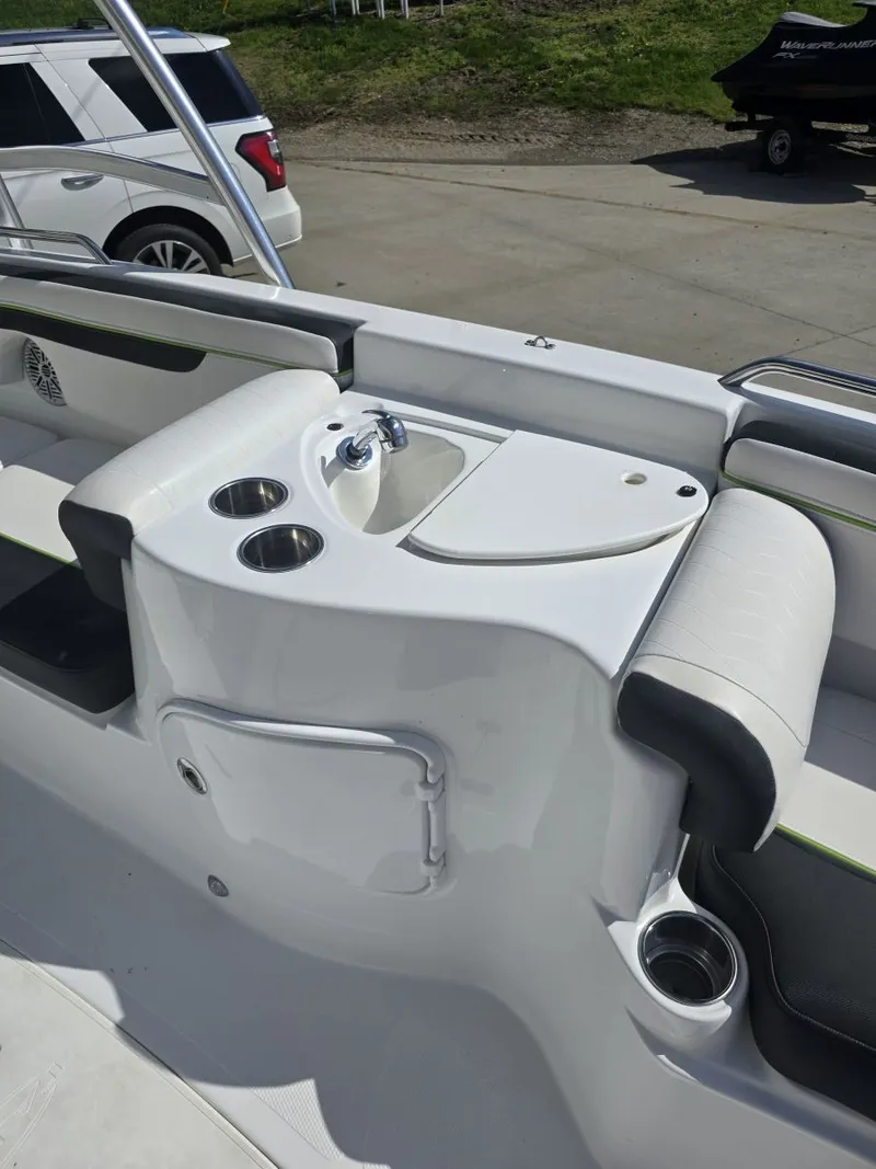 Slide: The Image of Tahoe 215xi 2017 - 12