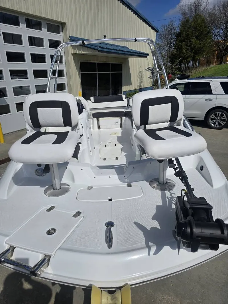 Slide: The Image of Tahoe 215xi 2017 - 13