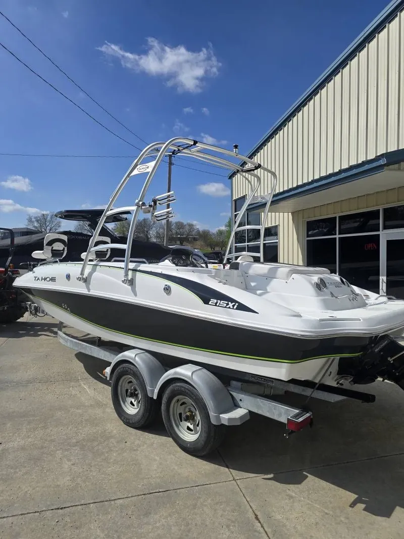 Slide: The Image of Tahoe 215xi 2017 - 6