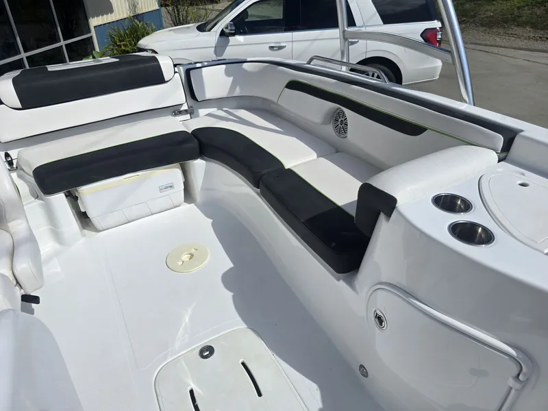 Slide: The Image of Tahoe 215xi 2017 - 8