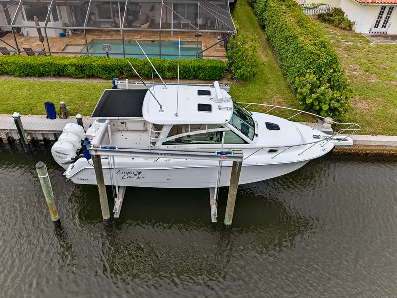 Slide: The Image of Boston Whaler 345 CONQUEST 2018 - 4