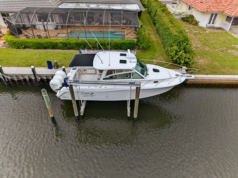 Slide: The Image of Boston Whaler 345 CONQUEST 2018 - 5