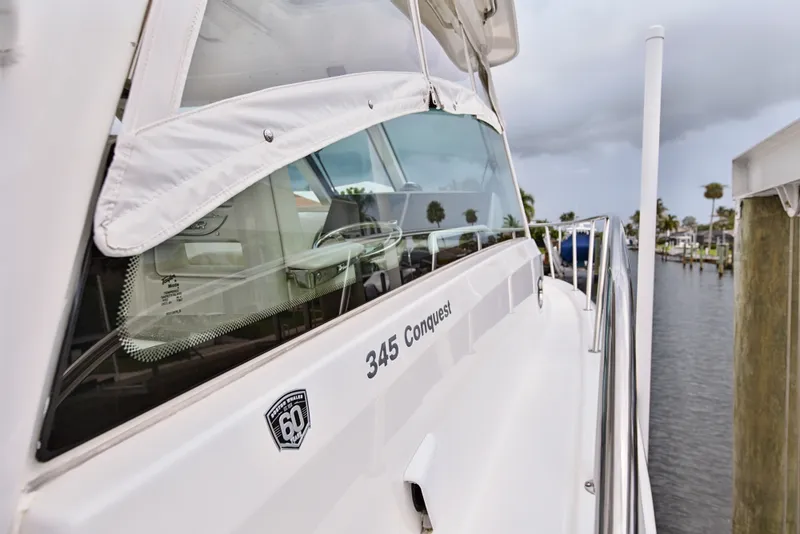 Slide: The Image of Boston Whaler 345 CONQUEST 2018 - 55