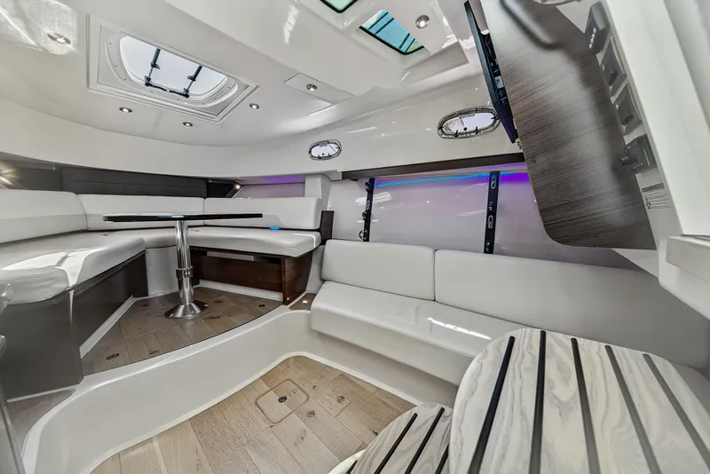 Slide: The Image of Boston Whaler 345 CONQUEST 2018 - 74