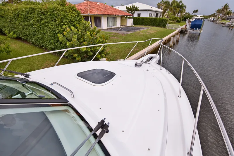 Slide: The Image of Boston Whaler 345 CONQUEST 2018 - 56