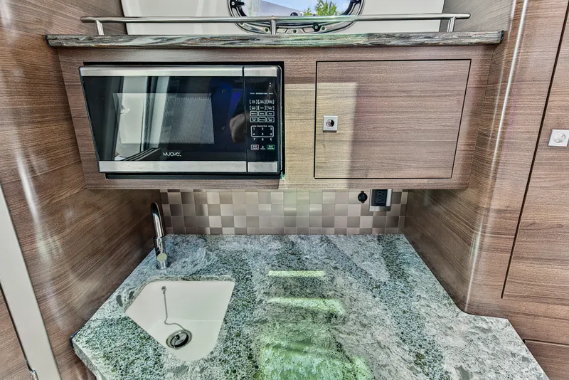 Slide: The Image of Boston Whaler 345 CONQUEST 2018 - 77