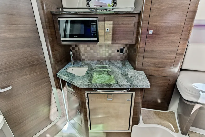 Slide: The Image of Boston Whaler 345 CONQUEST 2018 - 76