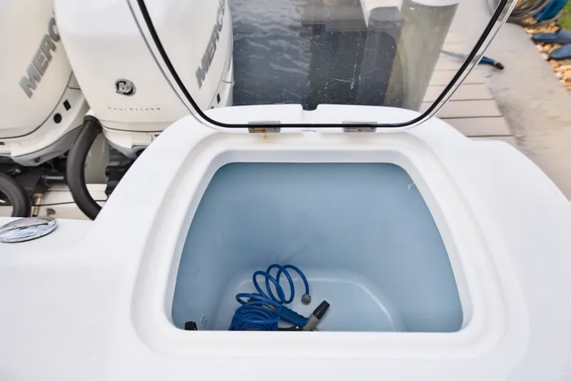 Slide: The Image of Boston Whaler 345 CONQUEST 2018 - 50