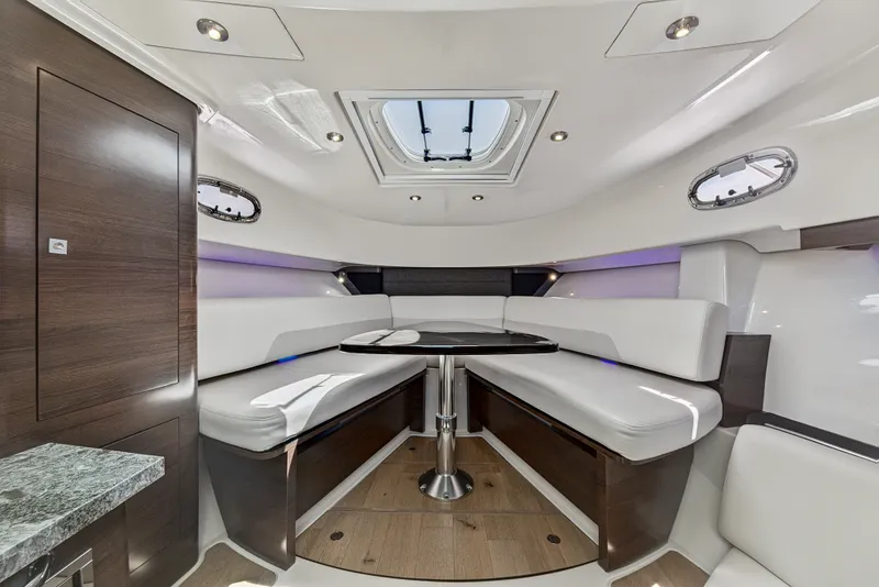 Slide: The Image of Boston Whaler 345 CONQUEST 2018 - 66