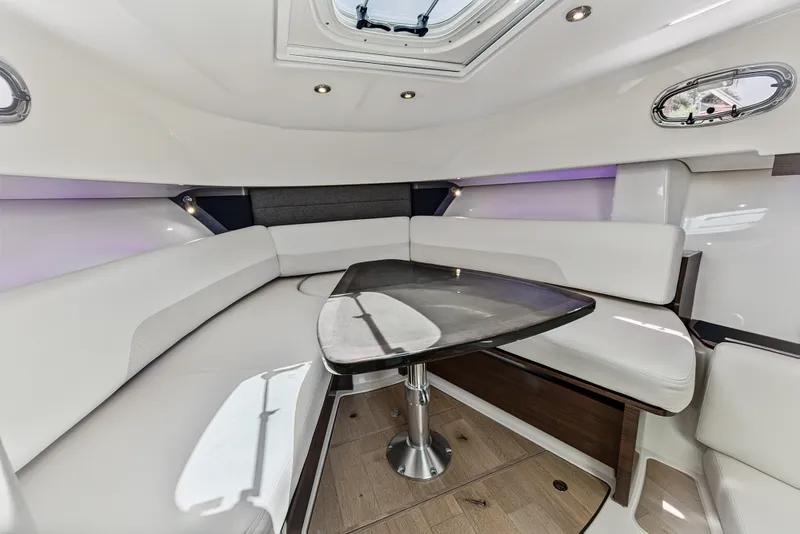 Slide: The Image of Boston Whaler 345 CONQUEST 2018 - 68
