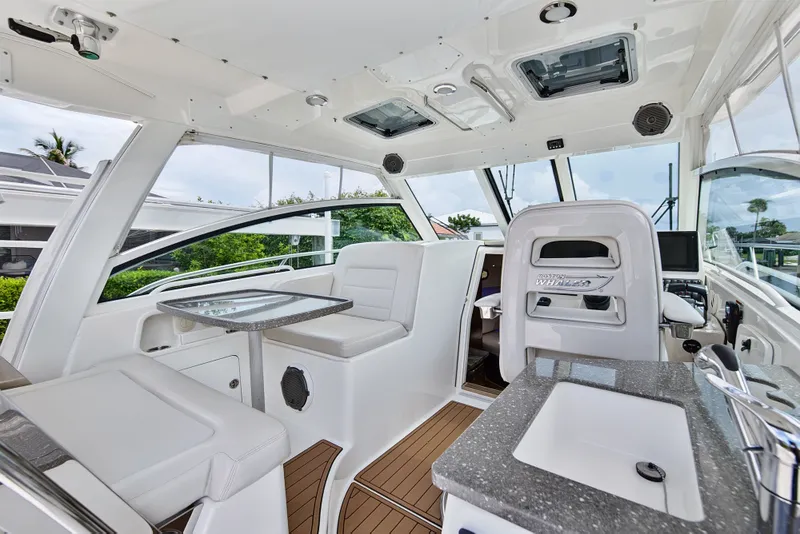 Slide: The Image of Boston Whaler 345 CONQUEST 2018 - 16