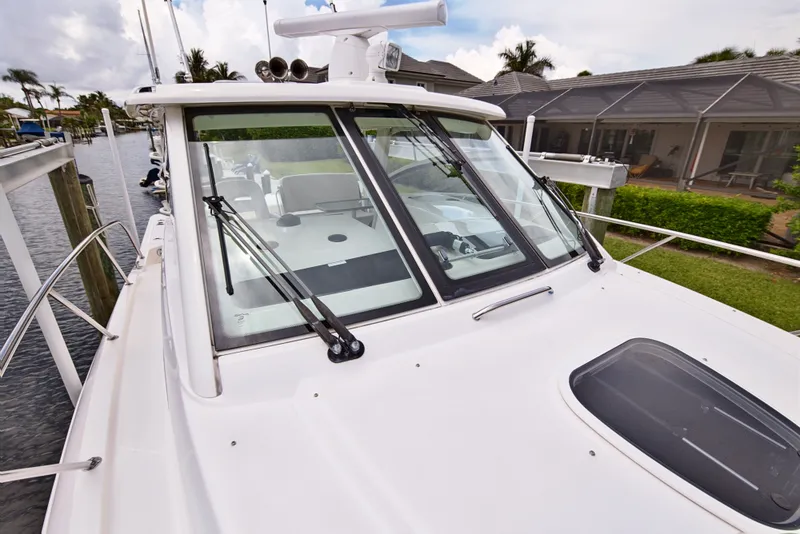 Slide: The Image of Boston Whaler 345 CONQUEST 2018 - 61