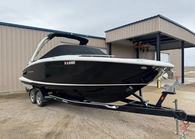 The Image of Regal 2800 Bowrider 2017 - 0