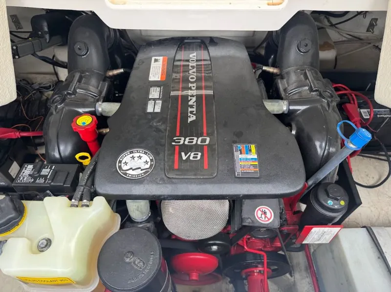 Slide: The Image of Regal 2800 Bowrider 2017 - 11