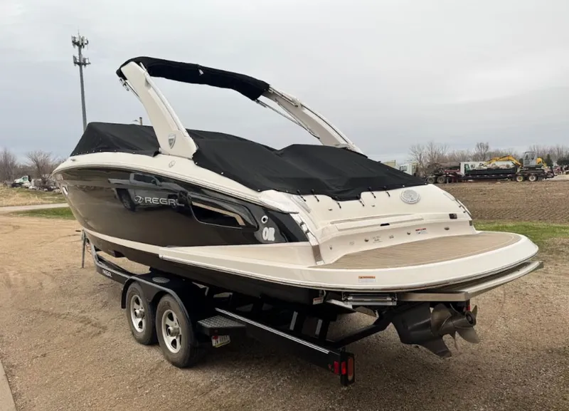 Slide: The Image of Regal 2800 Bowrider 2017 - 3