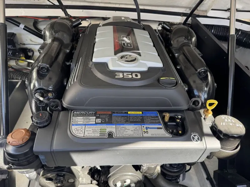 Slide: The Image of 2024 Monterey 278SS Super Sport engine with 350 horsepower. - 3
