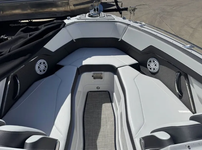Slide: The Image of Interior of 2024 Monterey 278SS Super Sport boat. - 4