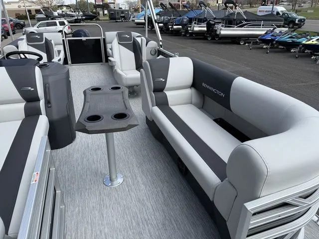 Slide: The Image of Bennington 22SSR TriToon Pontoon 2026 - 10