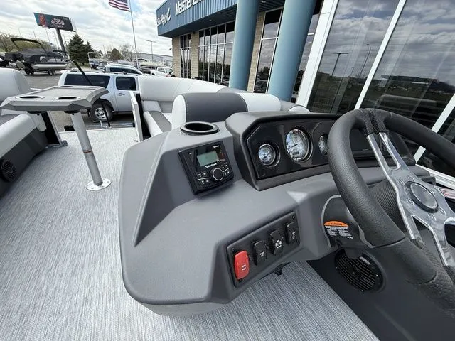 Slide: The Image of Bennington 22SSR TriToon Pontoon 2026 - 17