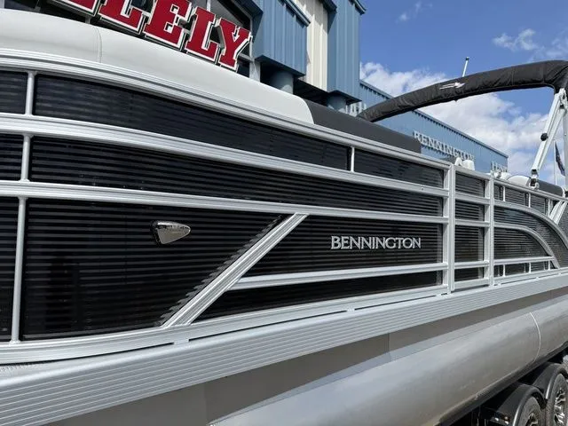 Slide: The Image of Bennington 22SSR TriToon Pontoon 2026 - 3