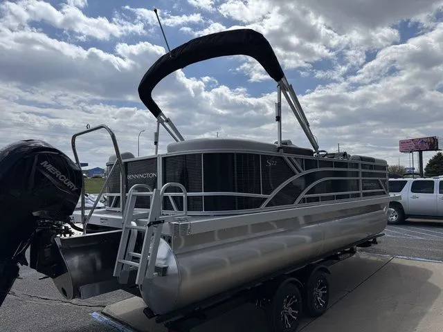 Slide: The Image of Bennington 22SSR TriToon Pontoon 2026 - 7
