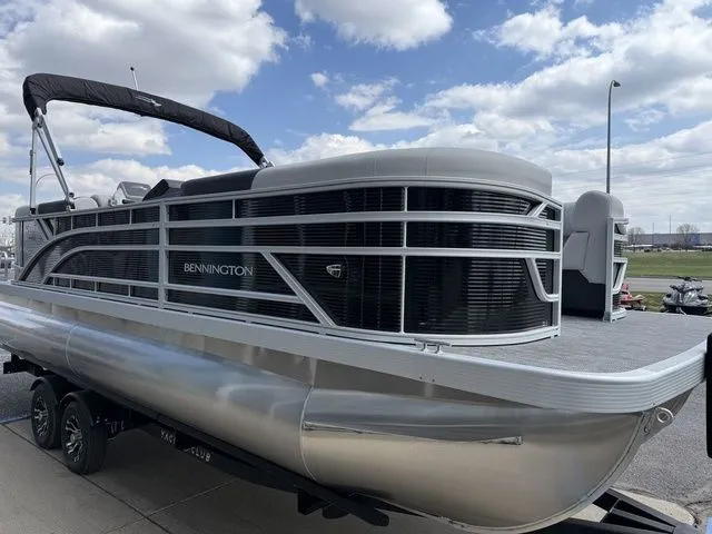 Slide: The Image of Bennington 22SSR TriToon Pontoon 2026 - 8