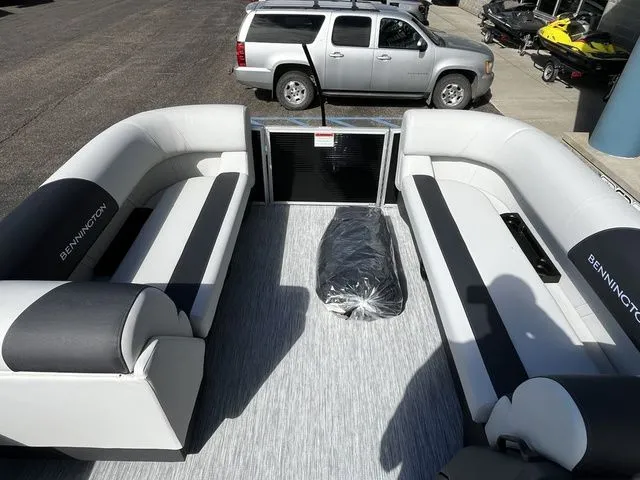 Slide: The Image of Interior of 2026 Bennington 22SFC S-One pontoon boat. - 16