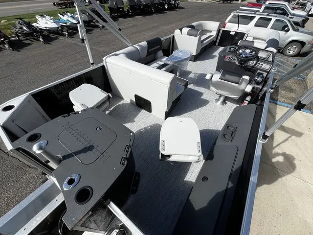 Slide: The Image of Interior view of 2026 Bennington 22SFC S-One pontoon boat. - 5