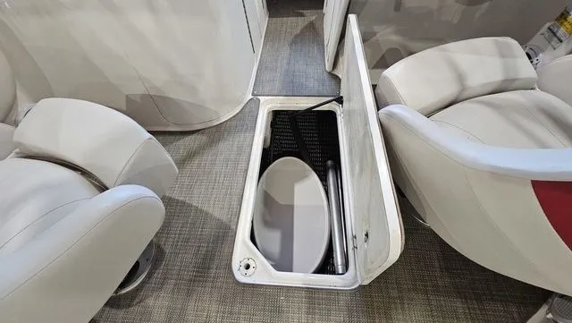 Slide: The Image of Chaparral 230 SSi 2000 - 21