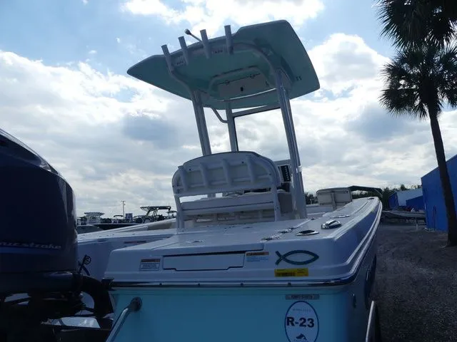 Slide: The Image of Robalo 246 Cayman 2019 - 11