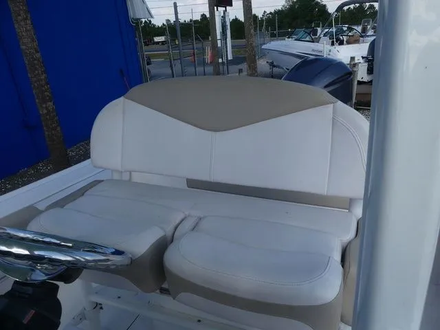 Slide: The Image of Robalo 246 Cayman 2019 - 23