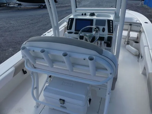 Slide: The Image of Robalo 246 Cayman 2019 - 24