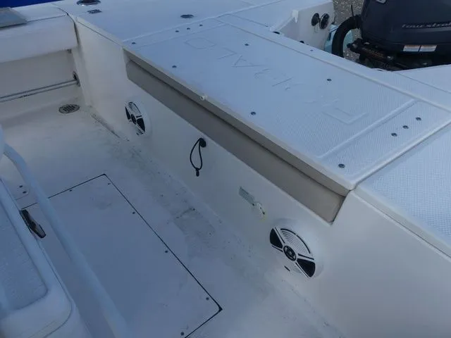 Slide: The Image of Robalo 246 Cayman 2019 - 32