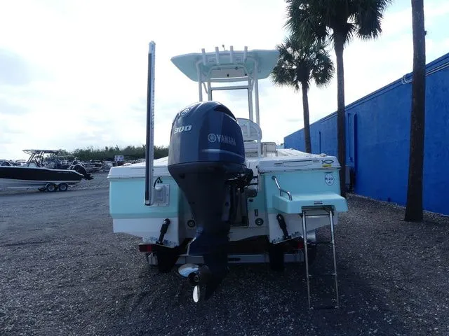 Slide: The Image of Robalo 246 Cayman 2019 - 5