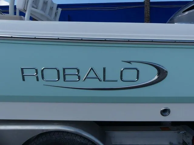 Slide: The Image of Robalo 246 Cayman 2019 - 7