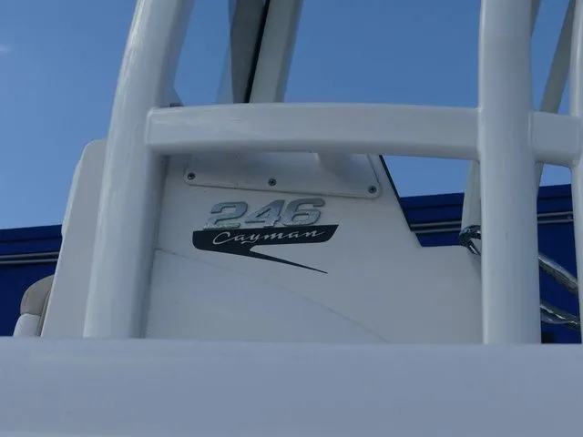 Slide: The Image of Robalo 246 Cayman 2019 - 8