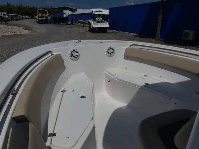 Slide: The Image of Tidewater 220 LXF 2021 - 16