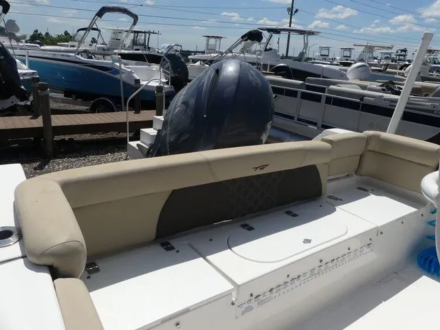 Slide: The Image of Tidewater 220 LXF 2021 - 24