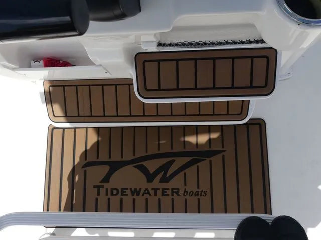 Slide: The Image of Tidewater 220 LXF 2021 - 35