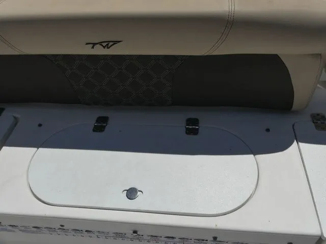 Slide: The Image of Tidewater 220 LXF 2021 - 38