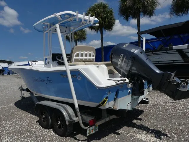 Slide: The Image of Tidewater 220 LXF 2021 - 6