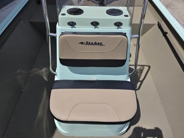 Slide: The Image of SeaArk SHADOW 20T CC 2026 - 4