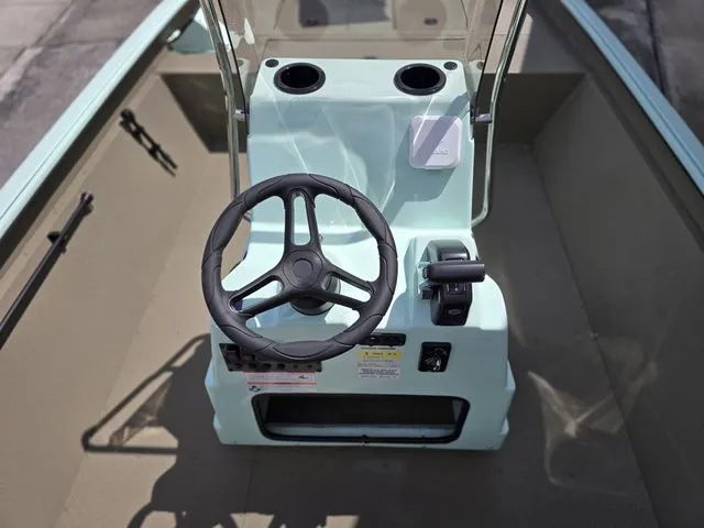 Slide: The Image of SeaArk SHADOW 20T CC 2026 - 5