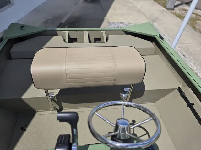 Slide: The Image of SeaArk SHADOW 20T CC 2026 - 6