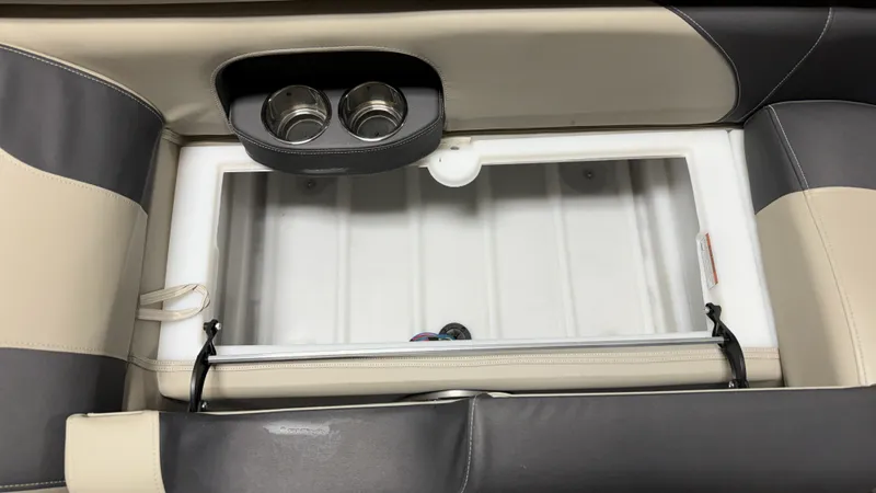 Slide: The Image of Premier 230 SUNSATION ANGLER 2023 - 17