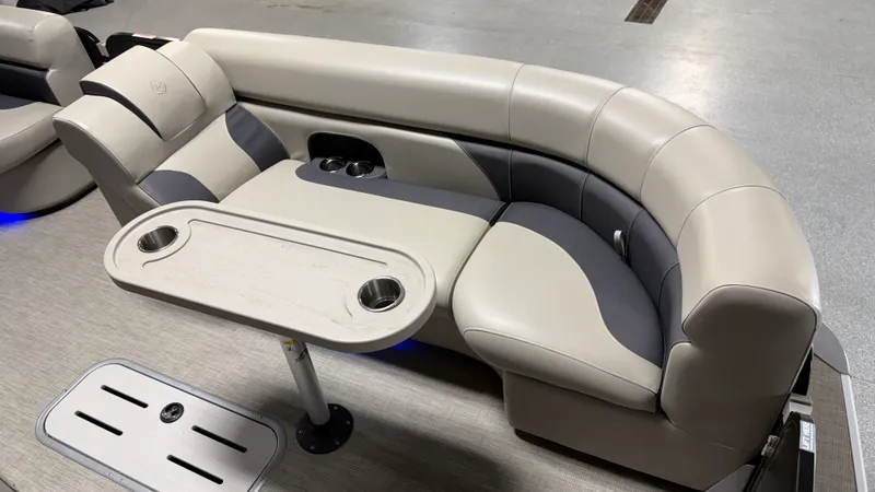 Slide: The Image of Premier 230 SUNSATION ANGLER 2023 - 11