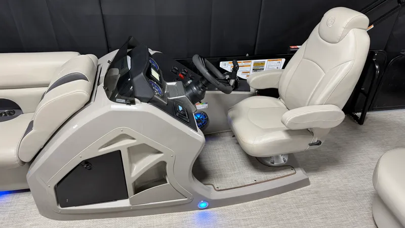 Slide: The Image of Premier 230 SUNSATION ANGLER 2023 - 31