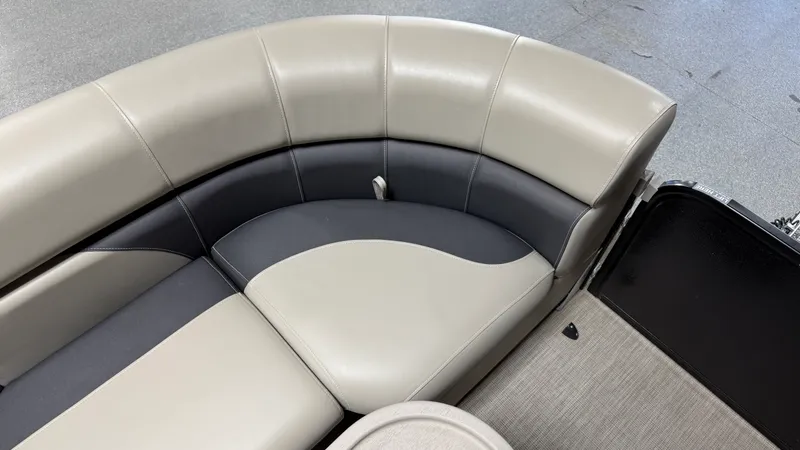 Slide: The Image of Premier 230 SUNSATION ANGLER 2023 - 12