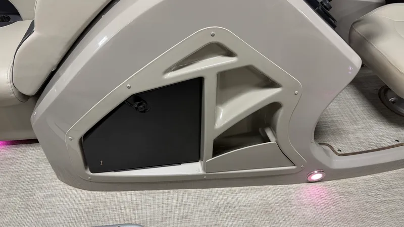Slide: The Image of Premier 230 SUNSATION ANGLER 2023 - 32